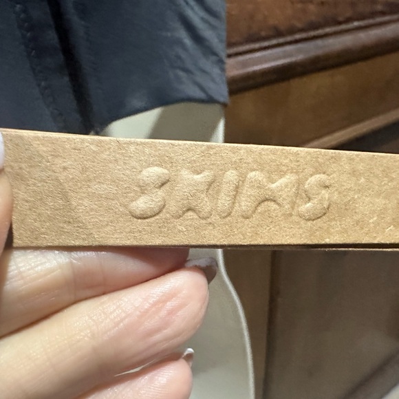 NWT SIZE 38B SKIMS Sleek Black Underwire Bra - Picture 3 of 7